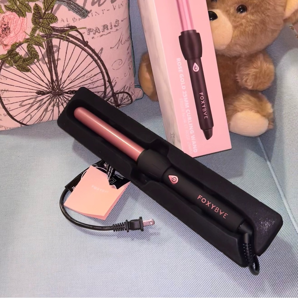 NIB FoxyBae 25mm RoseGold Curling Wand